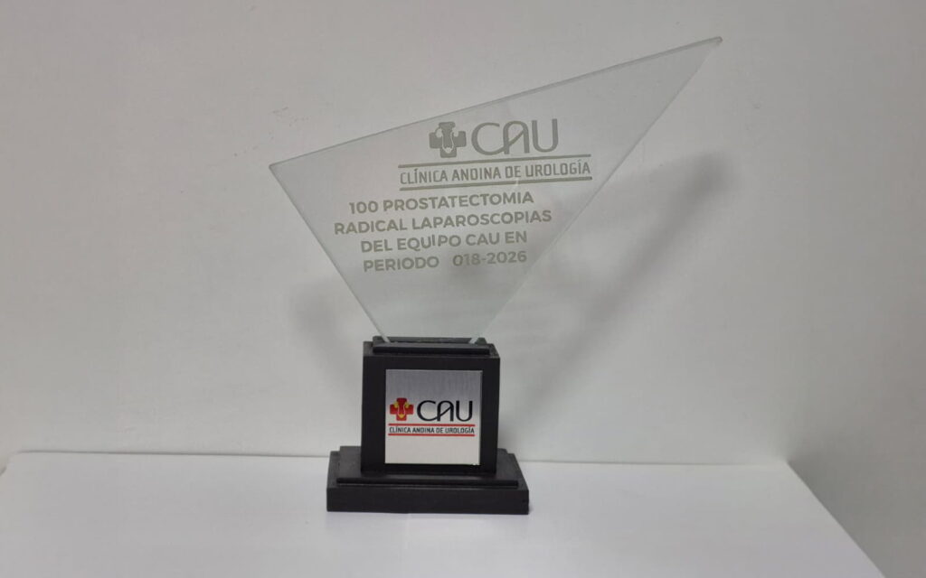 Reconocimiento 100 procedimientos cirugía laparoscopica CAU